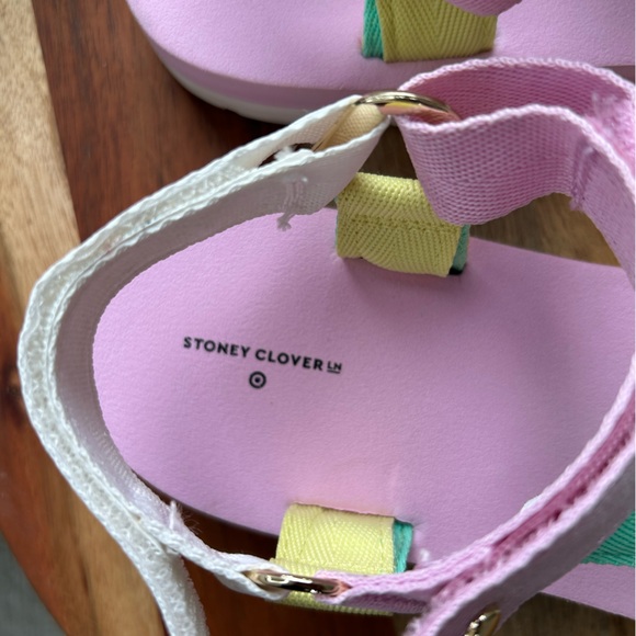 Cute! STONEY CLOVER Pastel Sandals in Size11 Great shoe for dress up or everyday - Picture 6 of 7
